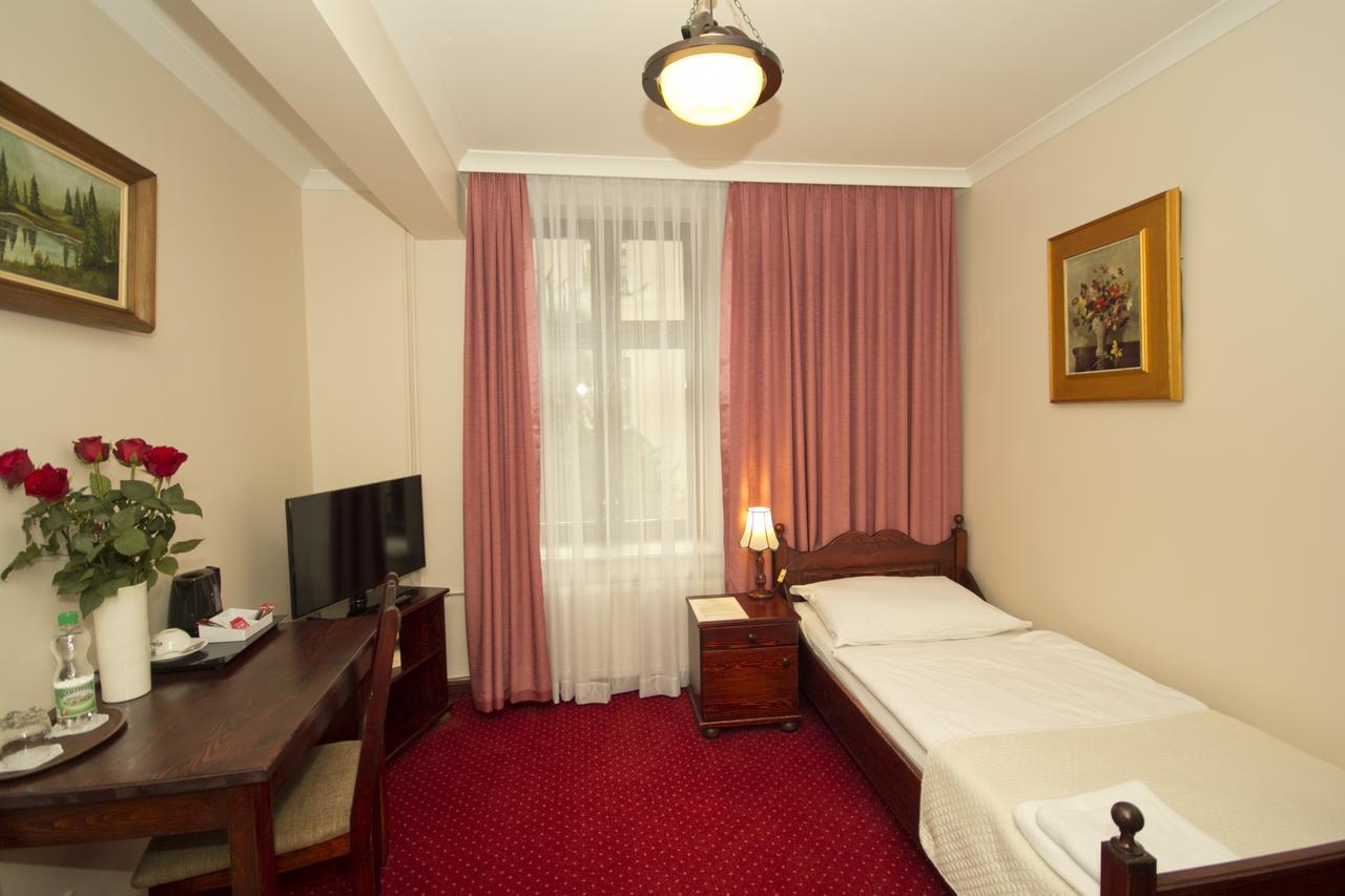 Retman Hotel 3*